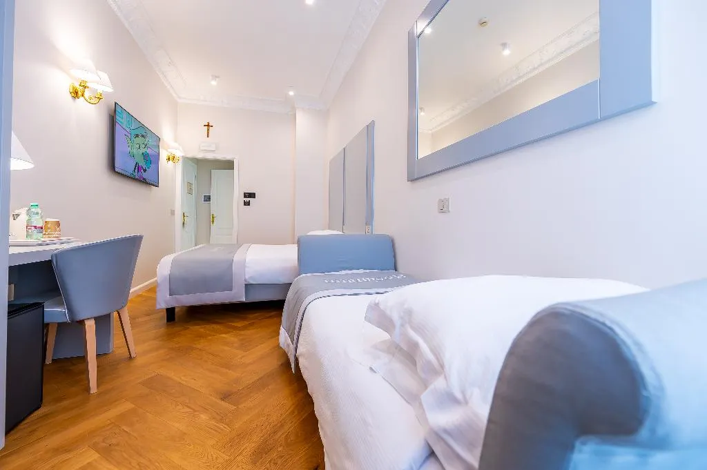 TRIPLE STANDARD Room, Hosianum Palace, Rome