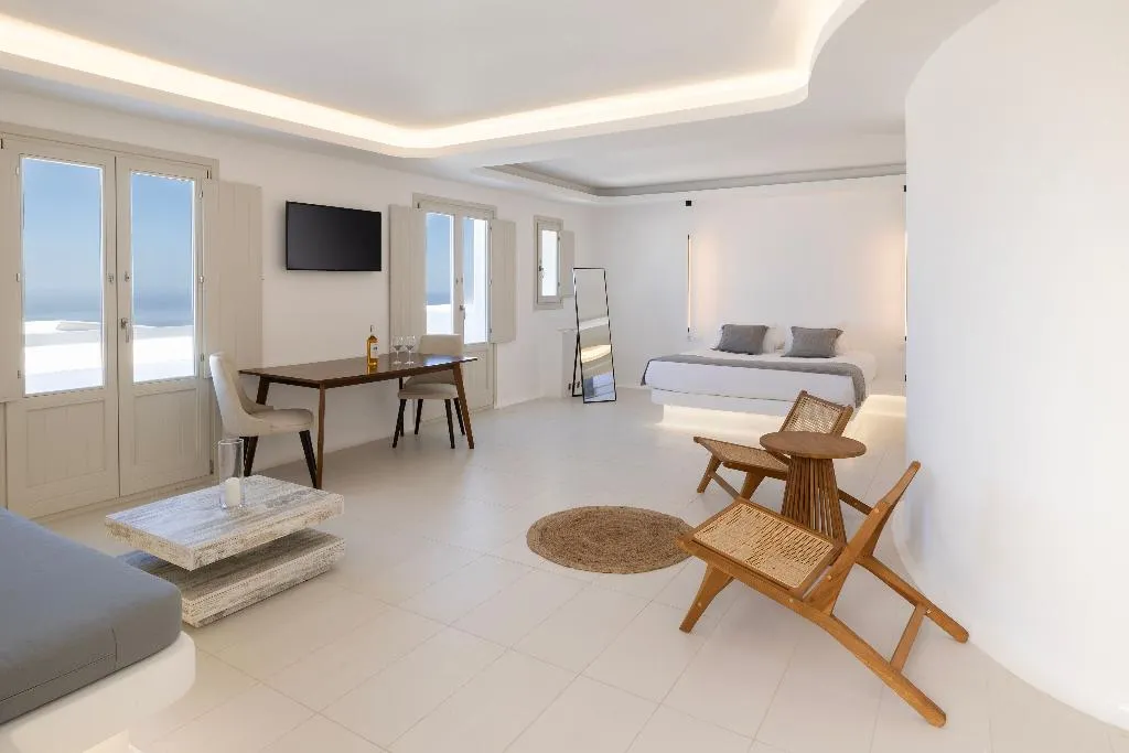 SUITE DELUXE GARDEN VIEW Room, Zannos Melathron Hotel By Omilos Hotels, Santorini