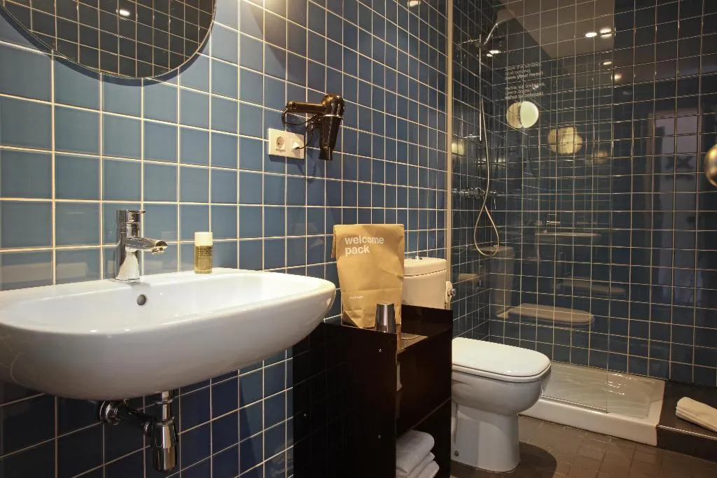 TRIPLE STANDARD Room, Sixties, Barcelona