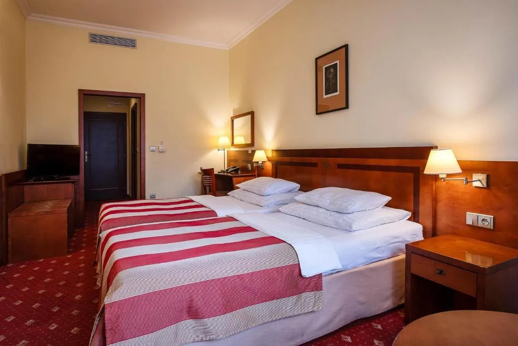 Double or Twin STANDARD Room, Villa, Prague