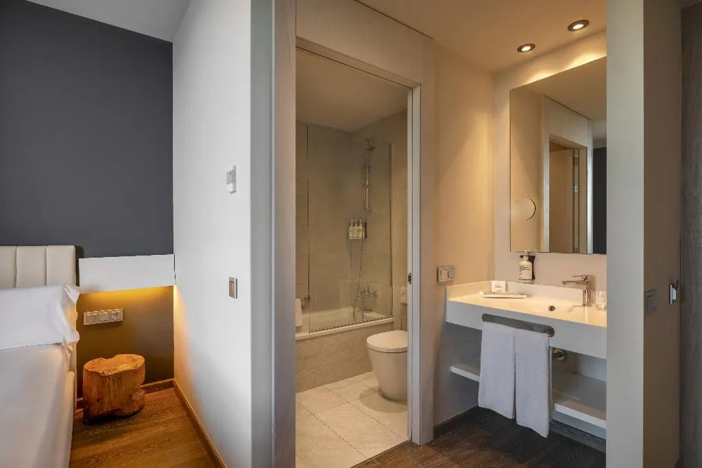 TRIPLE STANDARD Room, SB Plaza Europa, Barcelona