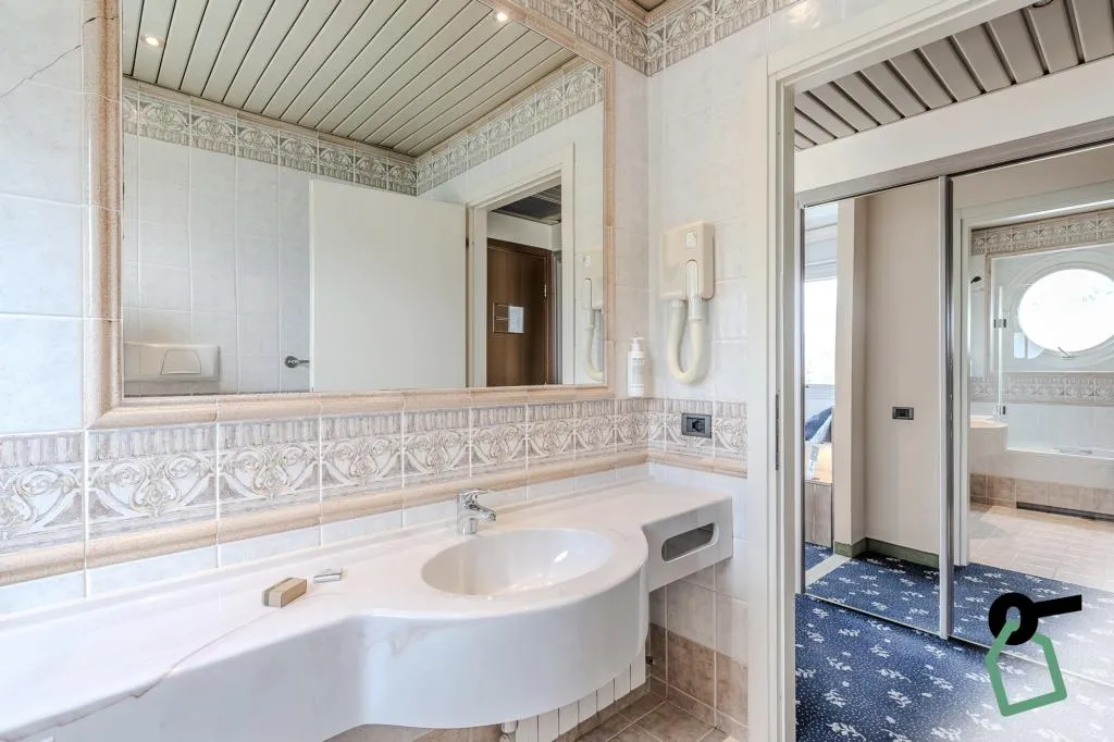 Double or Twin LAKE VIEW Room, Hotiday Room Collection - Stresa, Milan