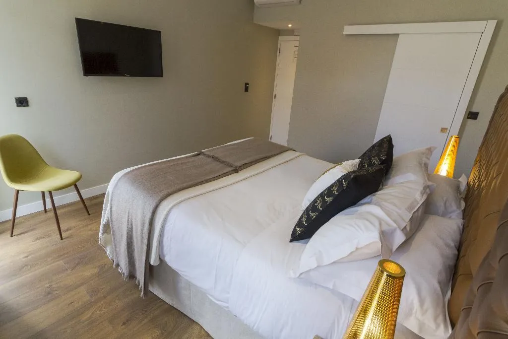 Room, Bairro Alto Suites, Lisbon
