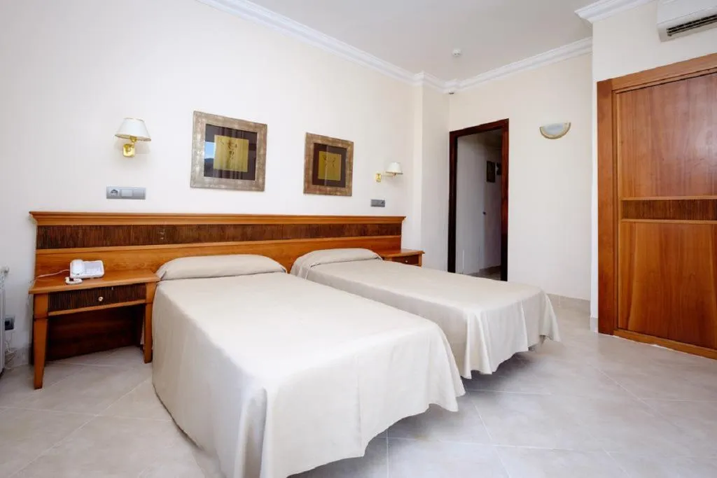 Double or Twin SUPERIOR Room, Montjoi, Costa Brava