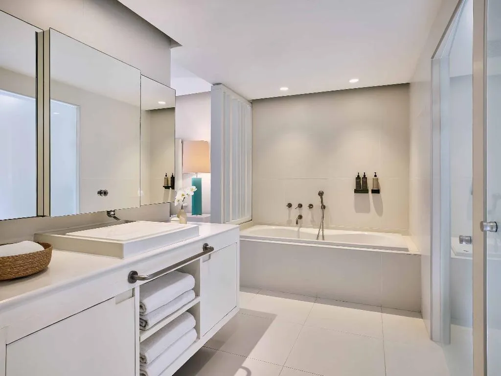 SUITE DELUXE SEA FRONT Room, Grecotel LUXME White, Crete