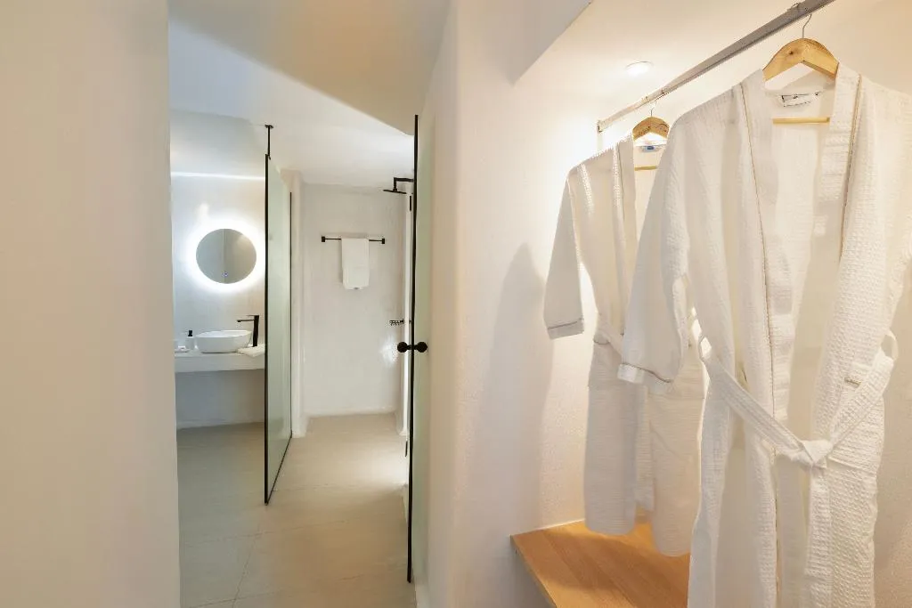 SUITE LUXURY Room, Zannos Melathron Hotel By Omilos Hotels, Santorini