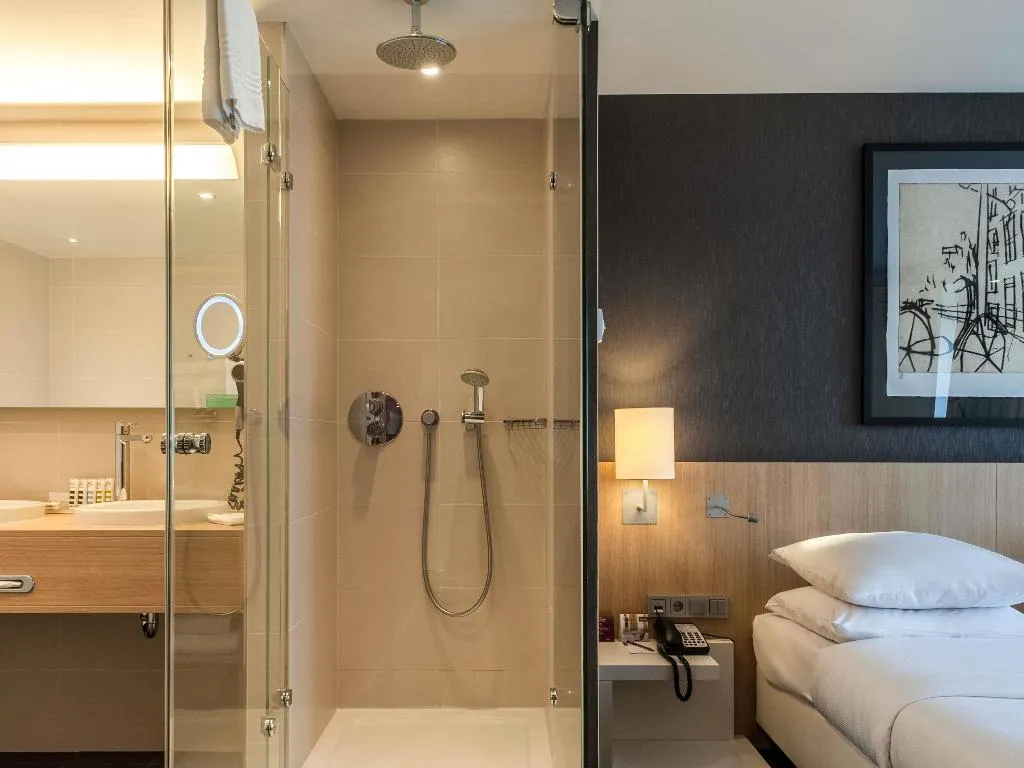 TWIN STANDARD Room, Mercure Amsterdam City Hotel, Amsterdam
