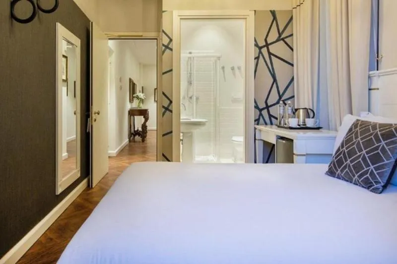 Room, Sonder Salute Palace, Venice