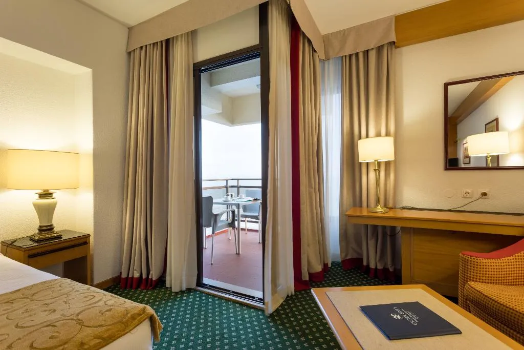 Double or Twin SEA VIEW Room, Estoril Eden, Lisbon