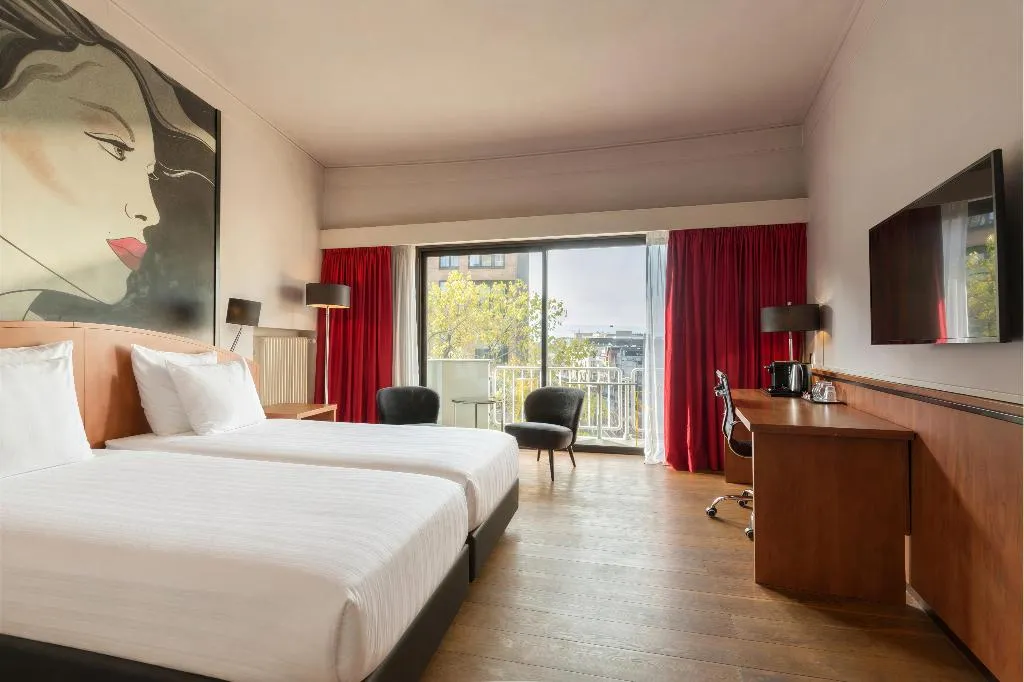 TWIN DELUXE Room, Leonardo Hotel Utrecht City Center, Amsterdam
