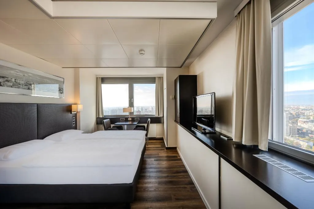 Room, Park Inn by Radisson Berlin Alexanderplatz, Berlin