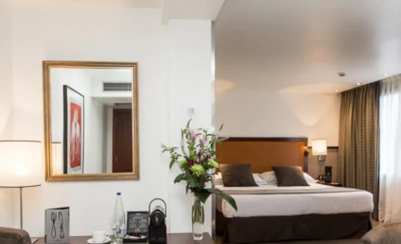 Double or Twin DELUXE Room, Hotel Balmoral, Barcelona