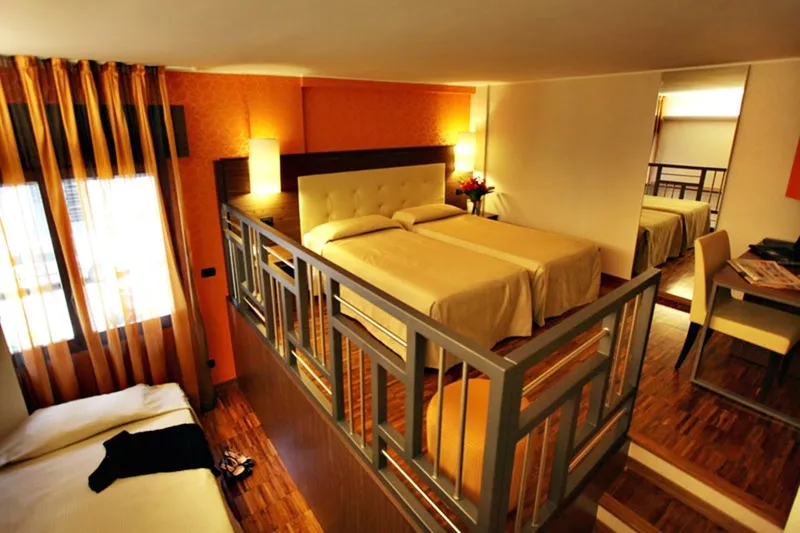 General view, Hotel Des Etrangers, Milan