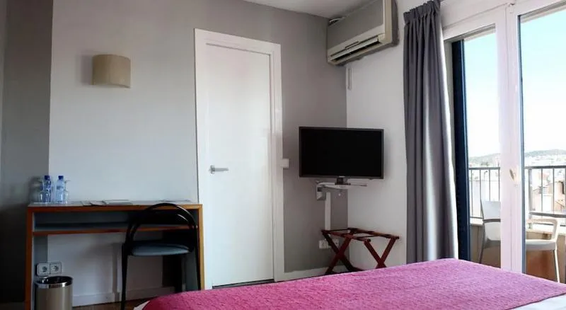 Room, Subur, Costa Brava
