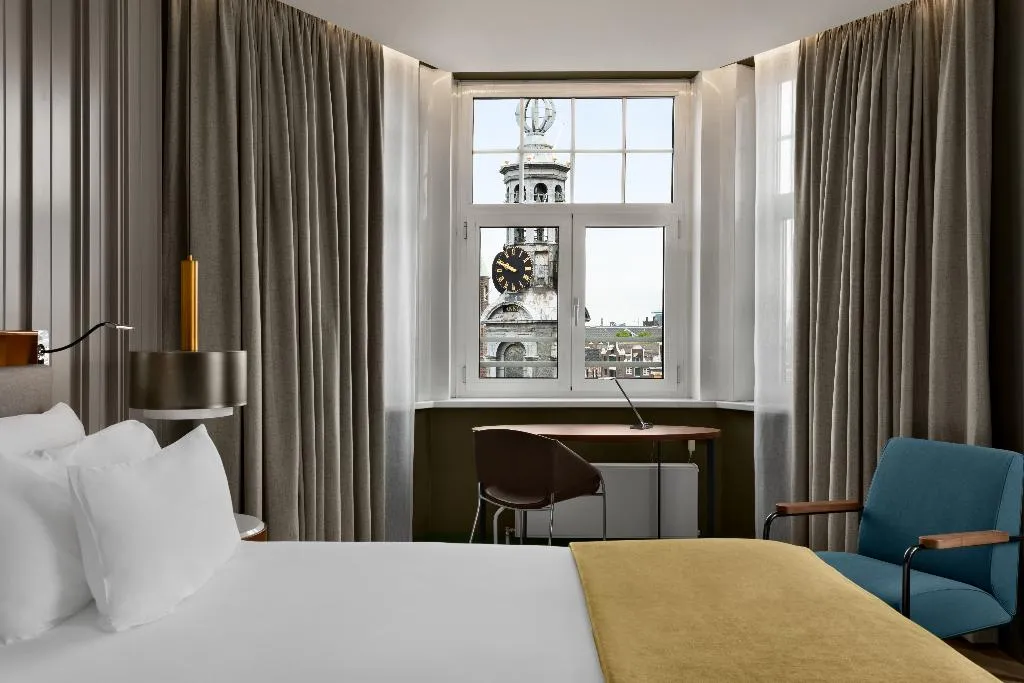 DOUBLE WITH VIEWS Room, NH Collection Amsterdam Flower Market, Amsterdam