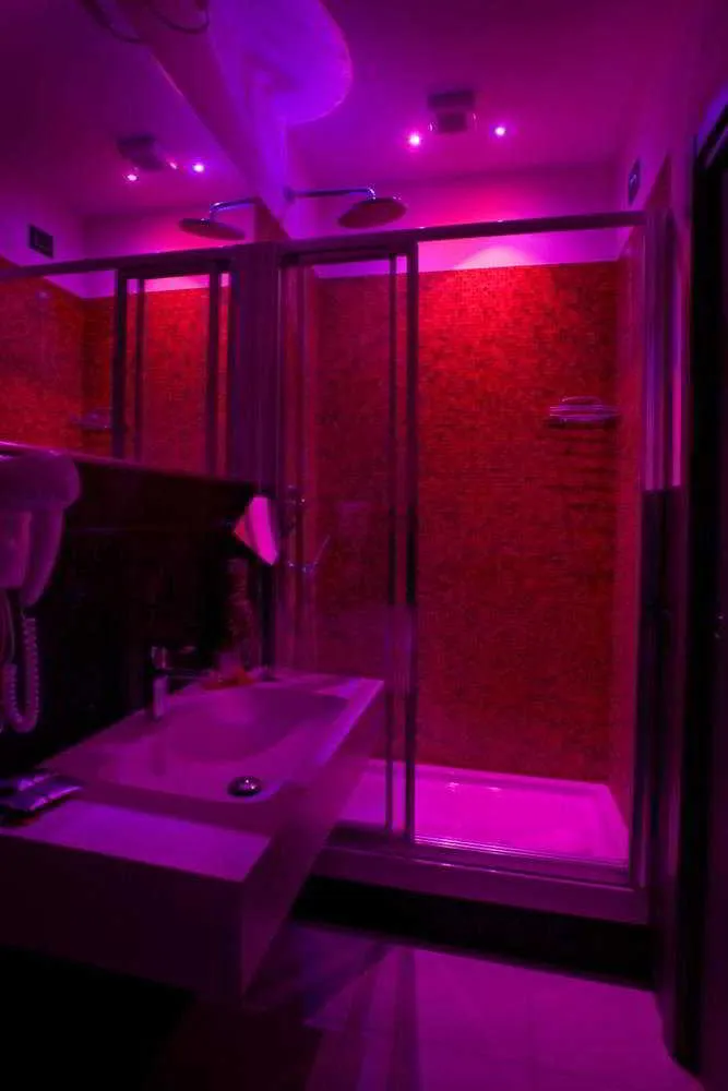 Room, Chroma Dyo, Naples