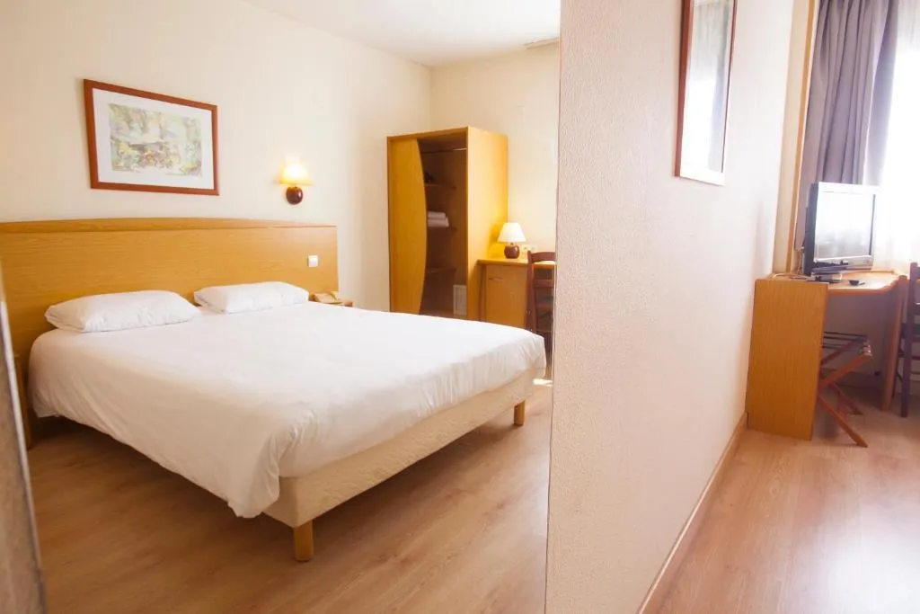 DOUBLE STANDARD Room, Travelodge Alicante Puerto, Costa Blanca