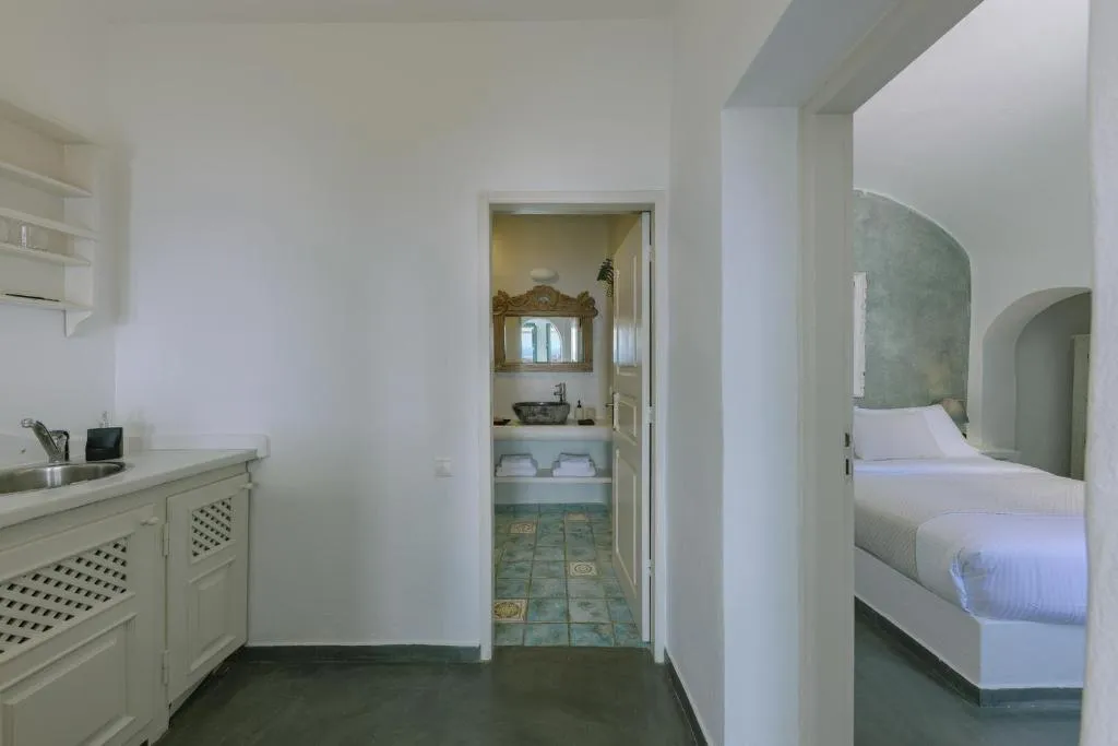 SUITE SUPERIOR WITH DOUBLE BED Room, Afroessa Hotel, Santorini