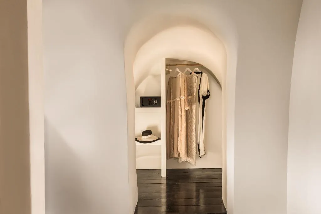 SUITE STANDARD Room, Alta Mare By Andronis, Santorini