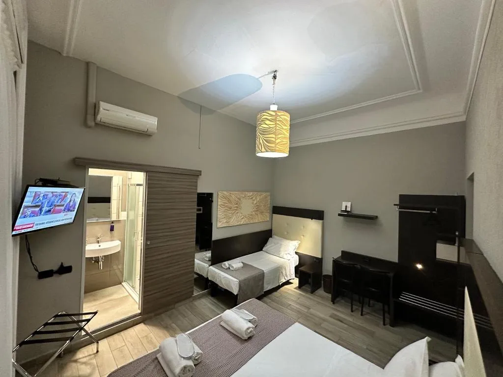 TRIPLE STANDARD Room, Hotel Bogart, Milan