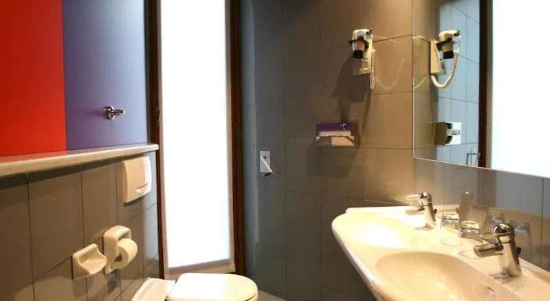 TRIPLE STANDARD Room, Mediolanum, Milan
