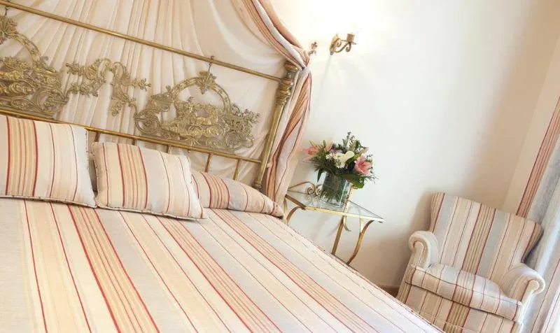 Room, Doña Maria, Seville