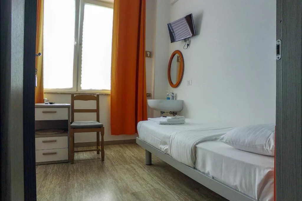 TWIN Shared external bathroom Room, Woodhouse Hotel, Milan