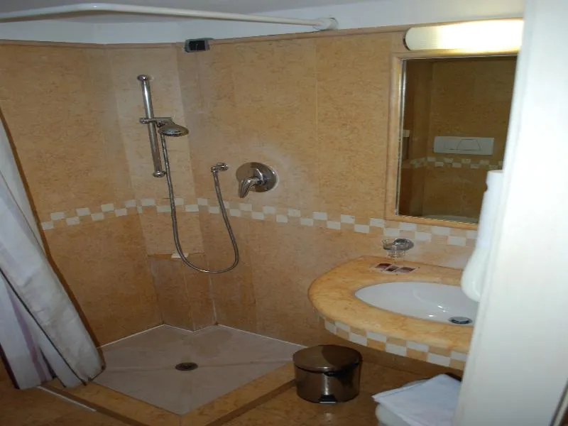 Room, Vecellio, Venice