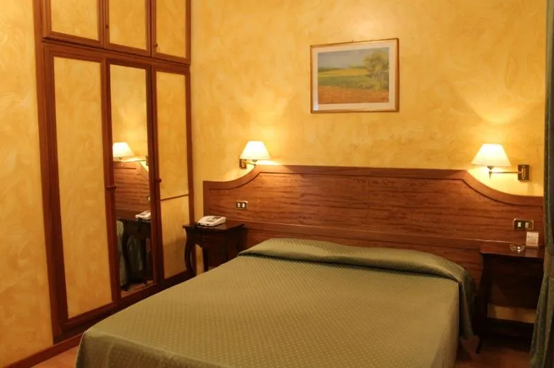 Double or Twin STANDARD Room, Fiori, Rome