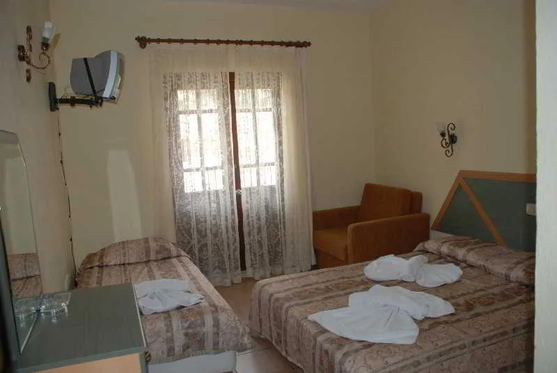 Room, Seden, Dalaman