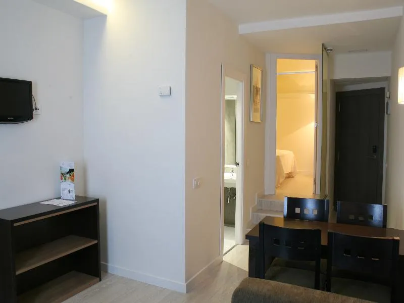 APARTMENT CAPACITY 4 Room, Apartamentos Recoletos, Madrid