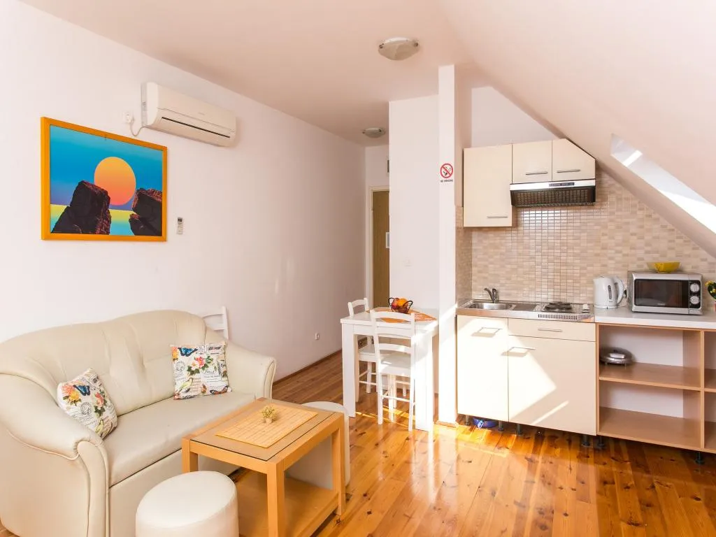 STUDIO CAPACITY 2 Room, Apartments Orka, Dubrovnik