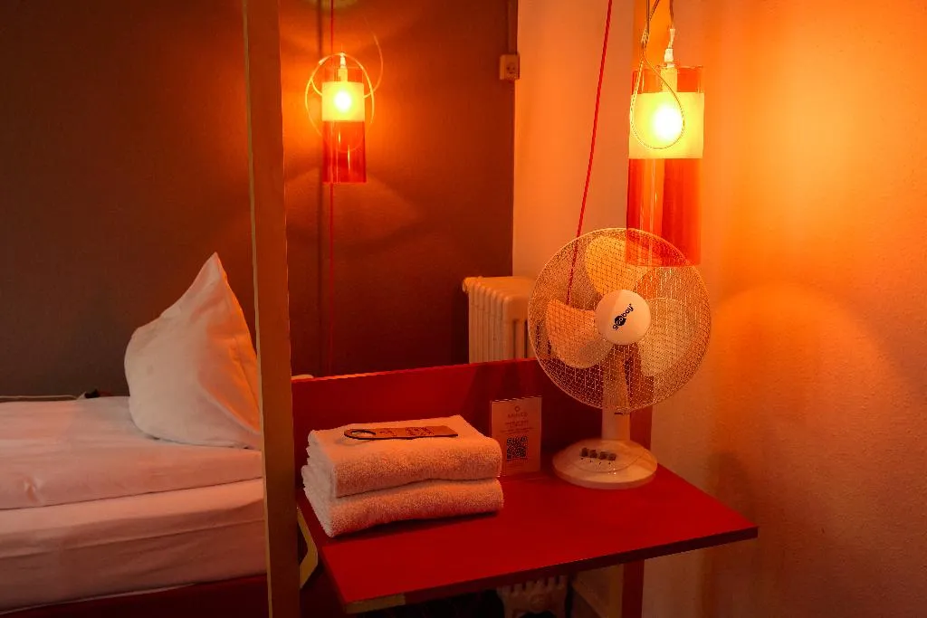 TRIPLE WITH SHARED BATHROOM Room, Annex Copenhagen, Copenhagen