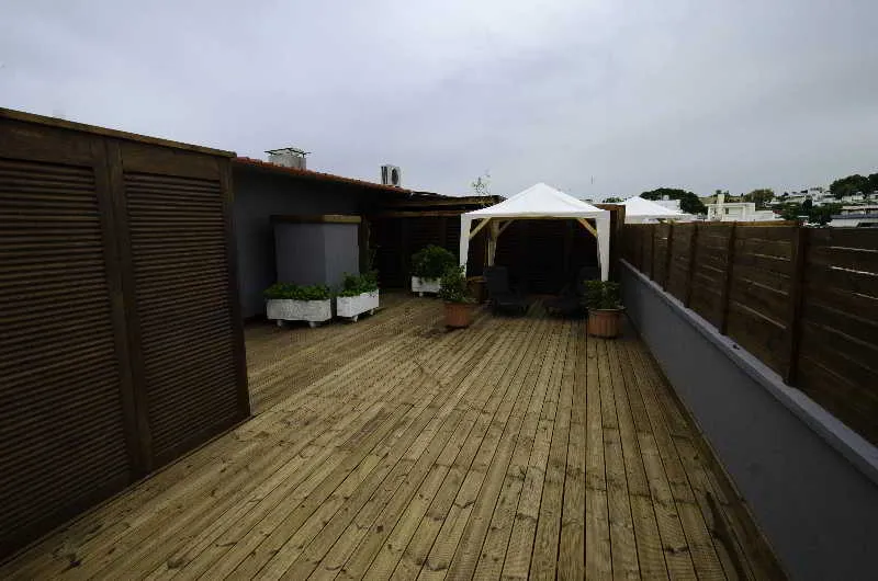 Terrace, Lydia, Rhodes