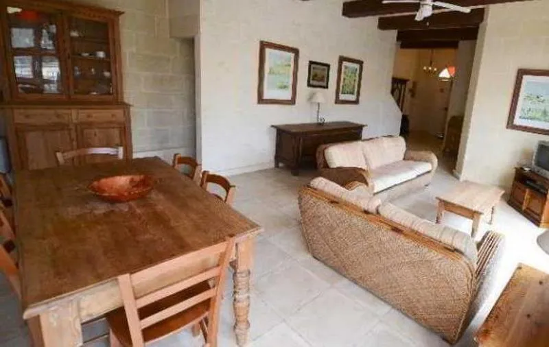 Room, Summerfield, Gozo