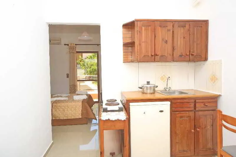 STUDIO STANDARD Room, Maria Apartments "by Checkin", Crete