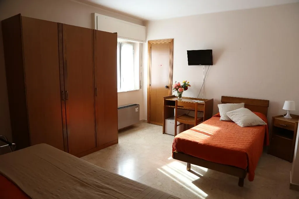 TRIPLE STANDARD Room, Villa Mater, Catania