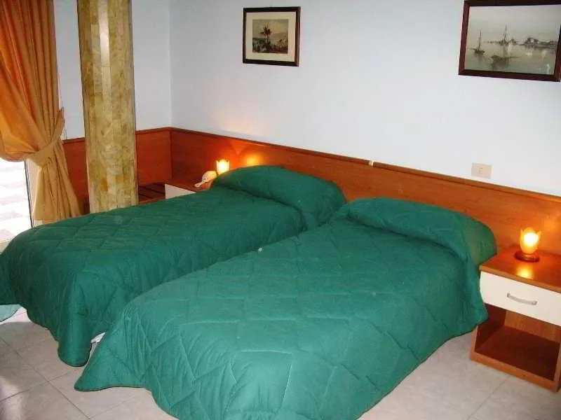 Double or Twin STANDARD Room, Garden Hotel, Naples
