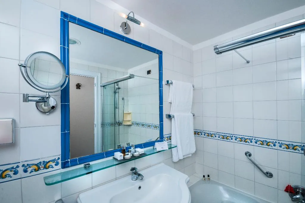 Double or Twin SUPERIOR SEA VIEW Room, Punta Molino Beach Resort & SPA, Naples