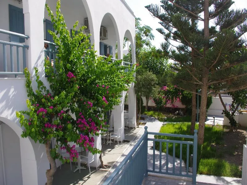 Terrace, Iris Boutique Hotel, Santorini