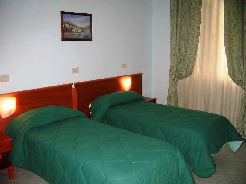 Double or Twin STANDARD Room, Garden Hotel, Naples
