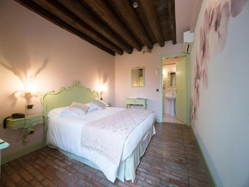 Double or Twin CLASSIC Room, Villa Gasparini, Venice