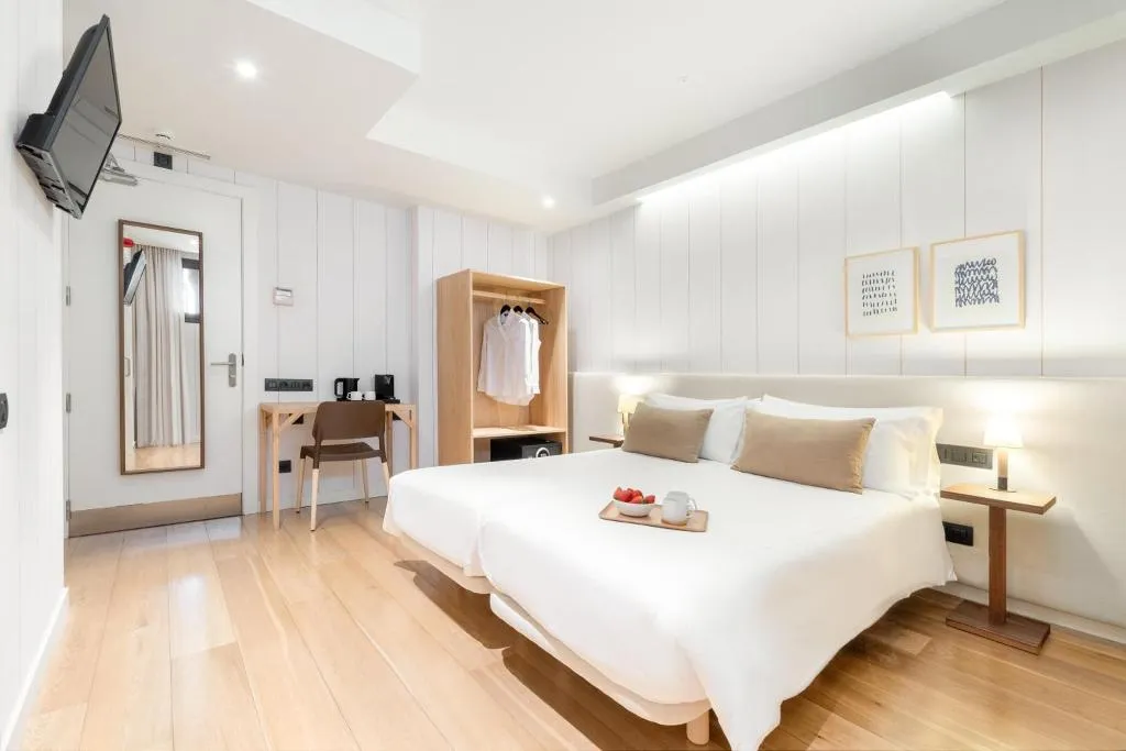 Double or Twin STANDARD Room, Casa Bella Gracia, Barcelona