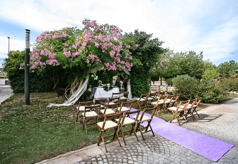 Terrace, Louty Simba, Valencia