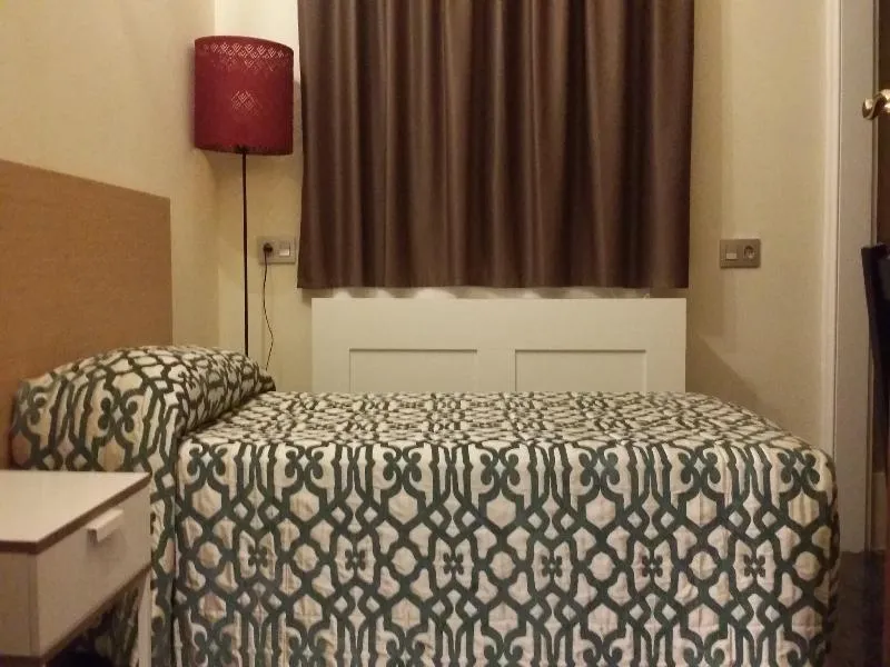 SINGLE STANDARD Room, Victoria Palace, Barcelona