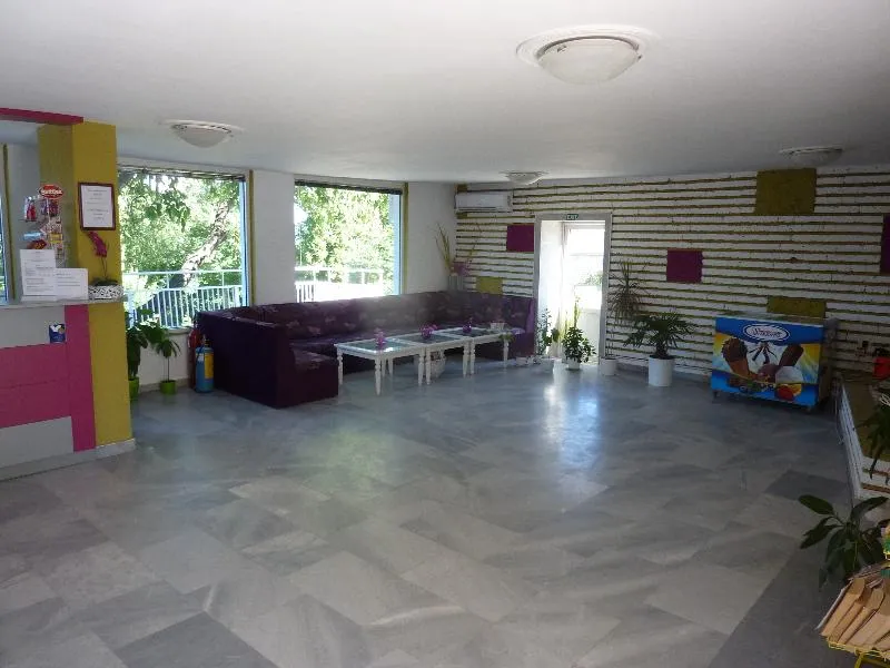 Lobby, Zarya, Varna