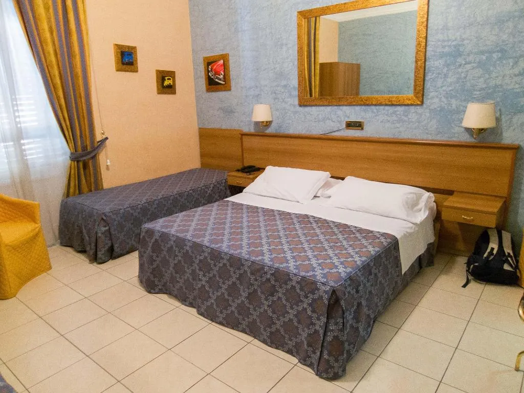 QUADRUPLE STANDARD Room, Assisi, Rome
