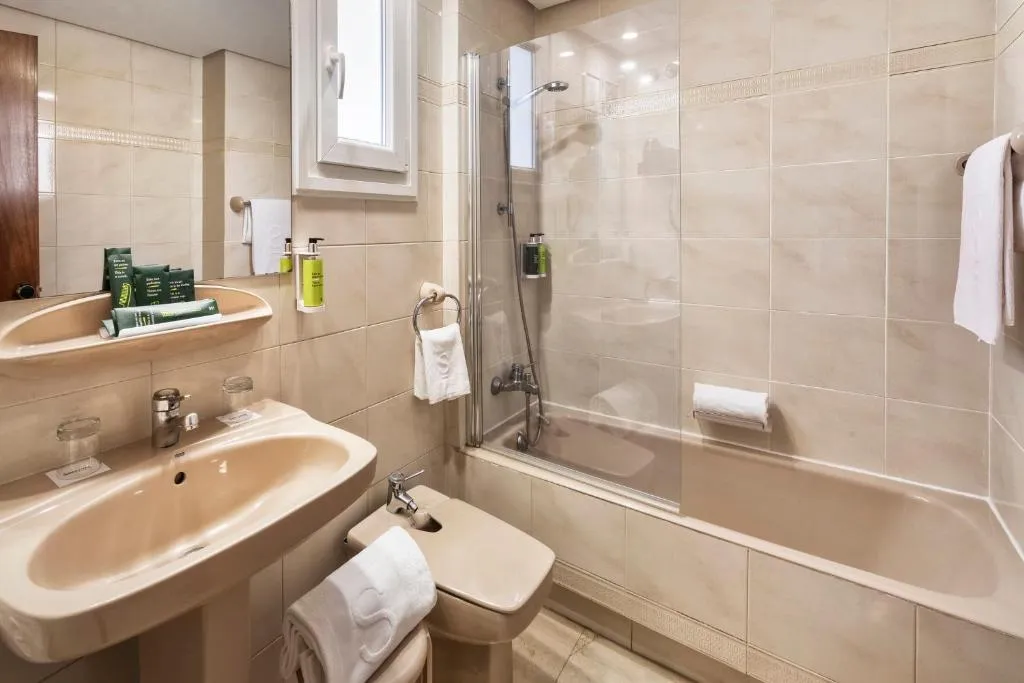 TRIPLE STANDARD Room, Sercotel Togumar, Madrid