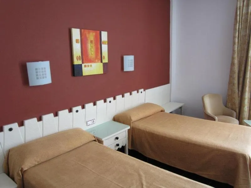 Double or Twin WITH AIR CONDITIONING Room, Arenal, Ibiza