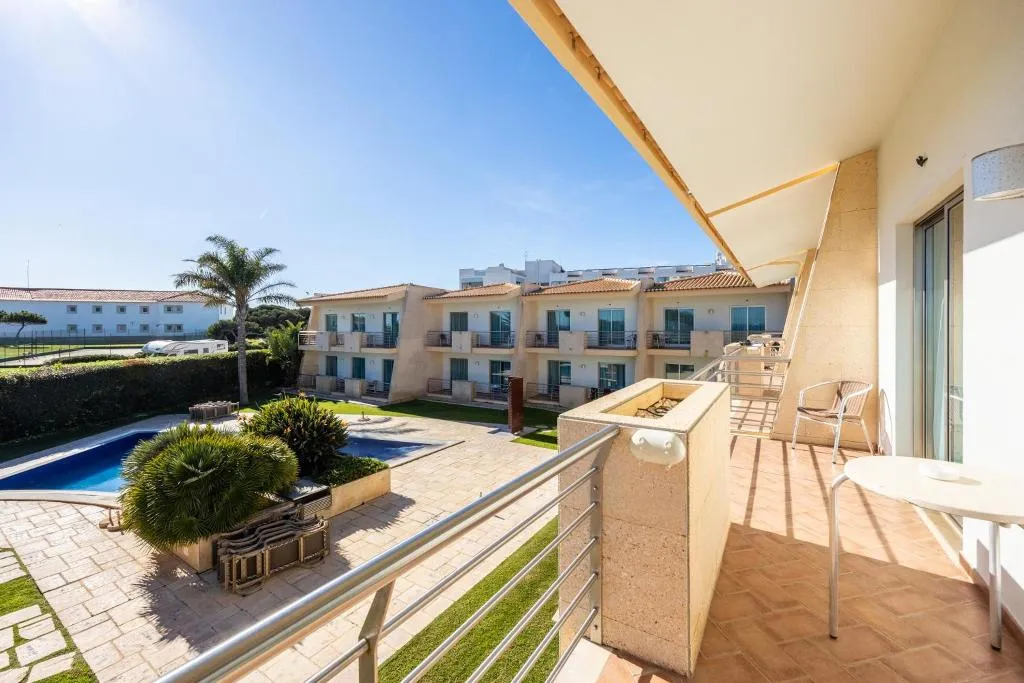 APARTMENT PARTIAL SEA VIEW Room, Pontalaia, Algarve